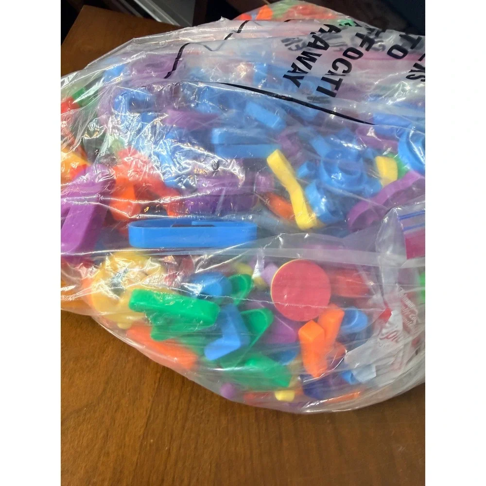 HUGE‎ LOT PLASTIC MAGNETIC LETTERS  6.5 LBS!! DIFFERENT SIZES BRIGHT COLORS